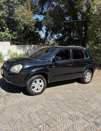 HYUNDAI TUCSON 2.7 MPFI GLS 24V 180CV 4WD GASOLINA 4P AUTOMÁTICO HYUNDAI TUCSON 2.7 MPFI GLS 24V 180CV 4WD GASOLINA 4P AUTOMÁTICO